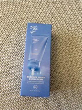 Essence Light Sunscreen SPF 50 - Blue